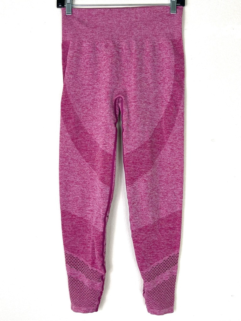 PINK Victoria’s Secret Magenta Seamless Mesh Cutout Compression Leggings Medium